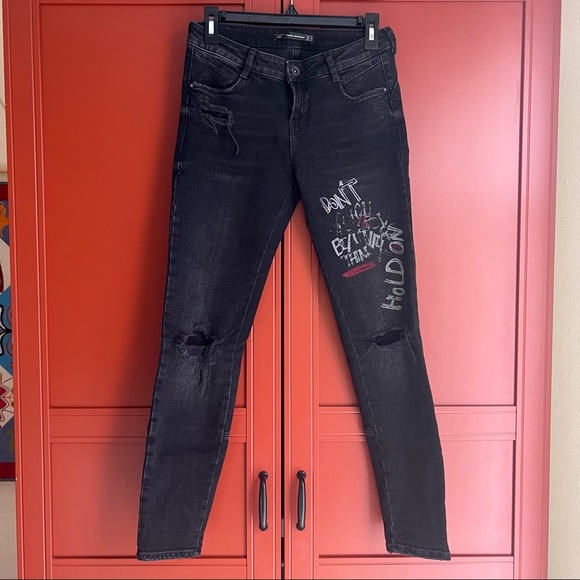 Zara | Jeans | Zara Graffiti Print 